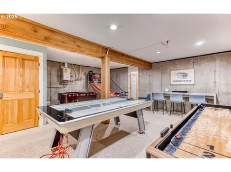 2685 SW Beach Avenue Lincoln City OR 97367