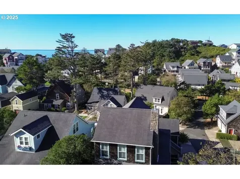 2685 SW Beach Avenue Lincoln City OR 97367