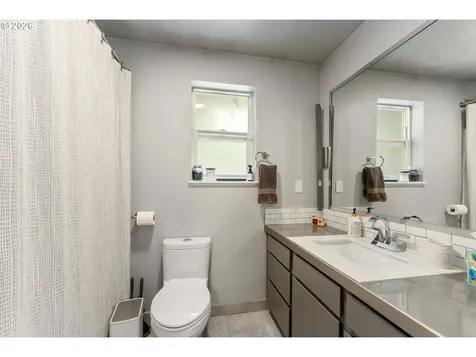 6213 SW 33rd Place Portland OR 97239