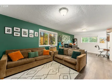 6213 SW 33rd Place Portland OR 97239