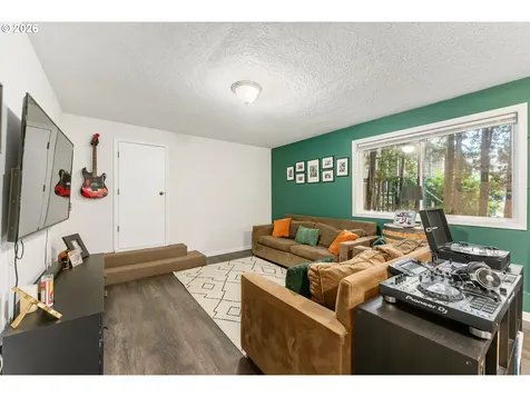 6213 SW 33rd Place Portland OR 97239