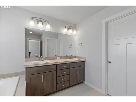 2598 NW Meadows Drive Mcminnville OR 97128