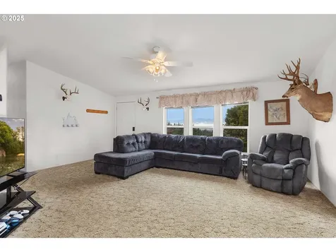 5290 Goodrich Highway Oakland OR 97462