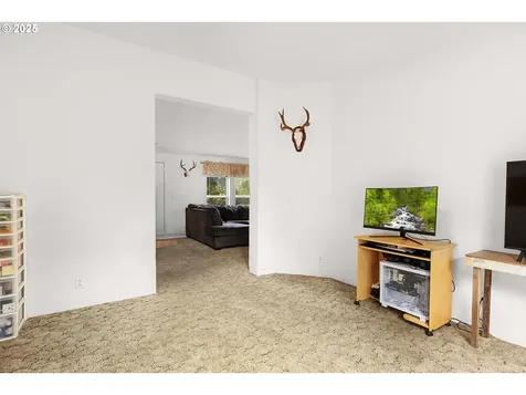 5290 Goodrich Highway Oakland OR 97462