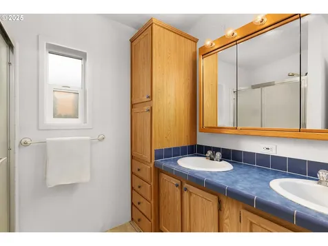 5290 Goodrich Highway Oakland OR 97462