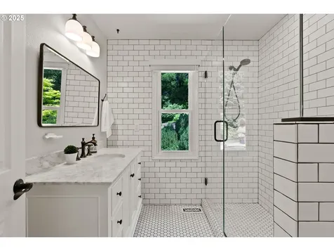 2927 Tolkien Lane Lake Oswego OR 97034