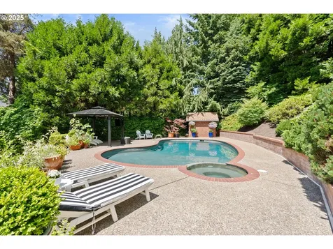 2927 Tolkien Lane Lake Oswego OR 97034
