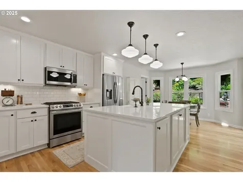2927 Tolkien Lane Lake Oswego OR 97034