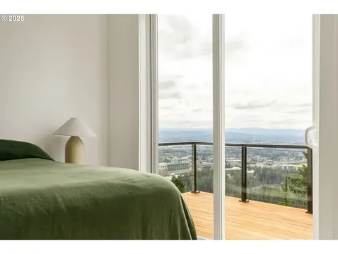 290 SW Moonridge Place Portland OR 97225