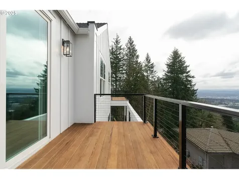 290 SW Moonridge Place Portland OR 97225