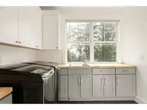 290 SW Moonridge Place Portland OR 97225