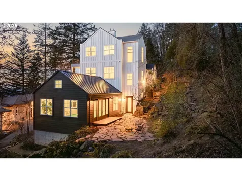 290 SW Moonridge Place Portland OR 97225
