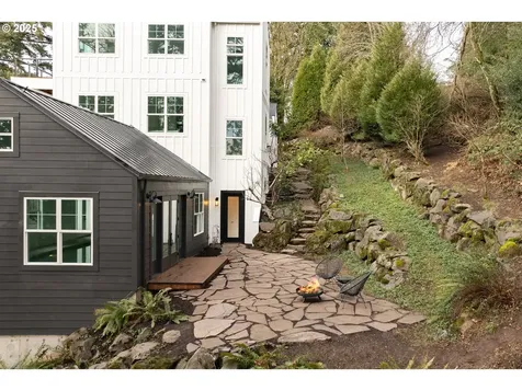 290 SW Moonridge Place Portland OR 97225