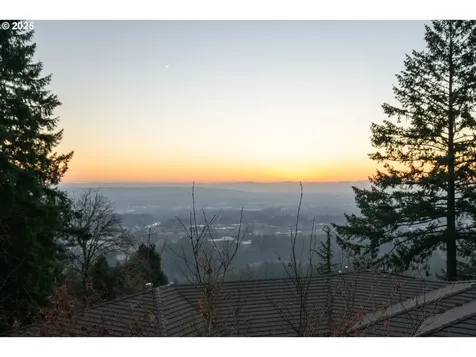 290 SW Moonridge Place Portland OR 97225
