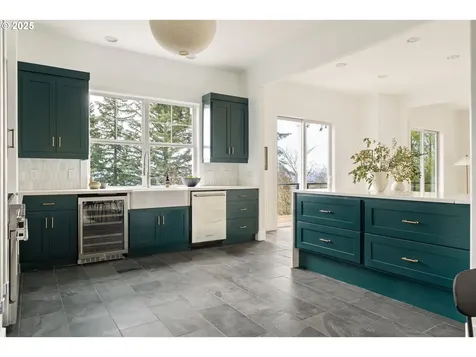 290 SW Moonridge Place Portland OR 97225