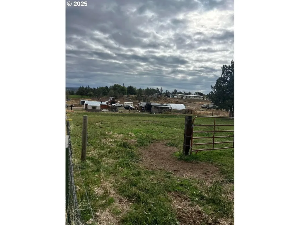 205 SE Terrace Avenue Madras OR 97741