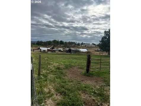 205 SE Terrace Avenue Madras OR 97741