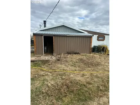205 SE Terrace Avenue Madras OR 97741
