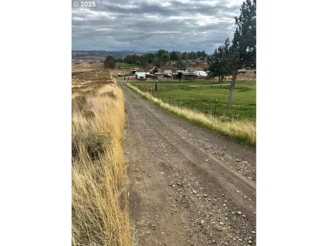 205 SE Terrace Avenue Madras OR 97741