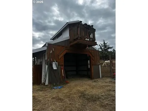205 SE Terrace Avenue Madras OR 97741