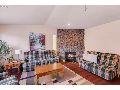 1142 SE 149th Place Portland OR 97233