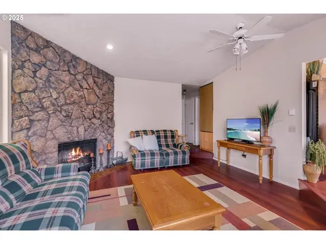 1142 SE 149th Place Portland OR 97233