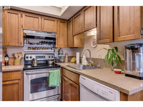 1142 SE 149th Place Portland OR 97233