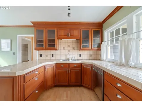 600 NE 72nd Avenue Portland OR 97213