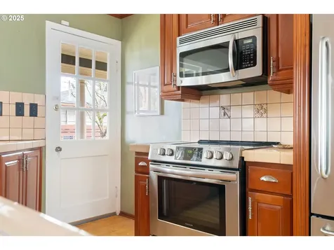 600 NE 72nd Avenue Portland OR 97213