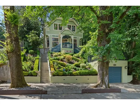 2104 SW Spring Street Portland OR 97201