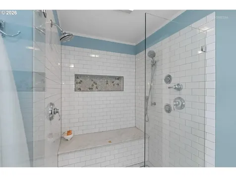 2104 SW Spring Street Portland OR 97201