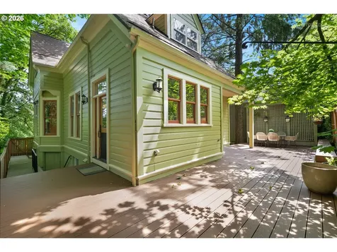 2104 SW Spring Street Portland OR 97201