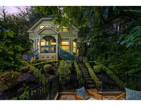 2104 SW Spring Street Portland OR 97201