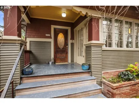 3520 SE Division Street Portland OR 97202