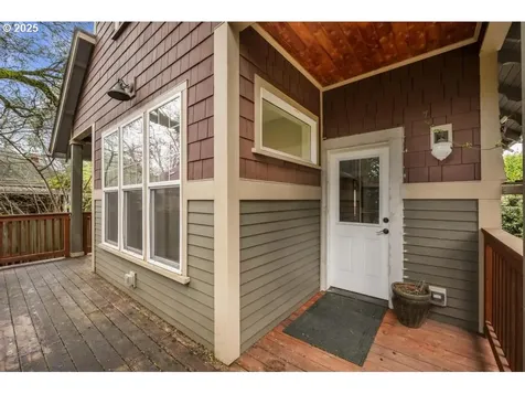 3520 SE Division Street Portland OR 97202