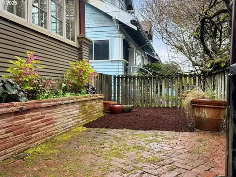 3520 SE Division Street Portland OR 97202