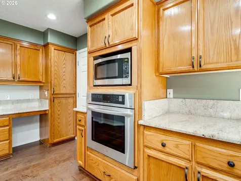 1077 SE Dogwood Lane Gresham OR 97080