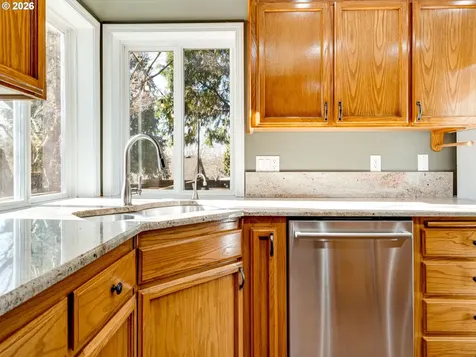 1077 SE Dogwood Lane Gresham OR 97080