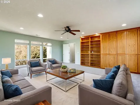 1077 SE Dogwood Lane Gresham OR 97080