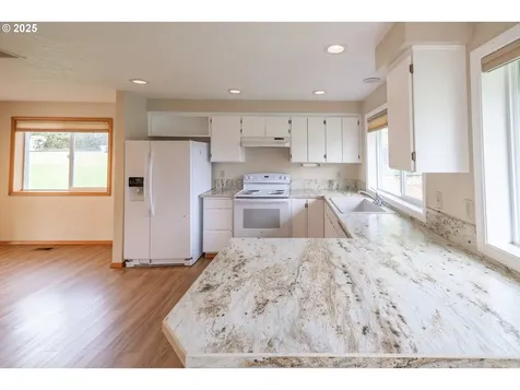 547 NE Overlook Way Sublimity OR 97385