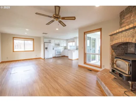 547 NE Overlook Way Sublimity OR 97385