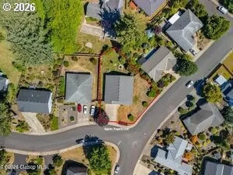 5469 NE Voyage Avenue Lincoln City OR 97367