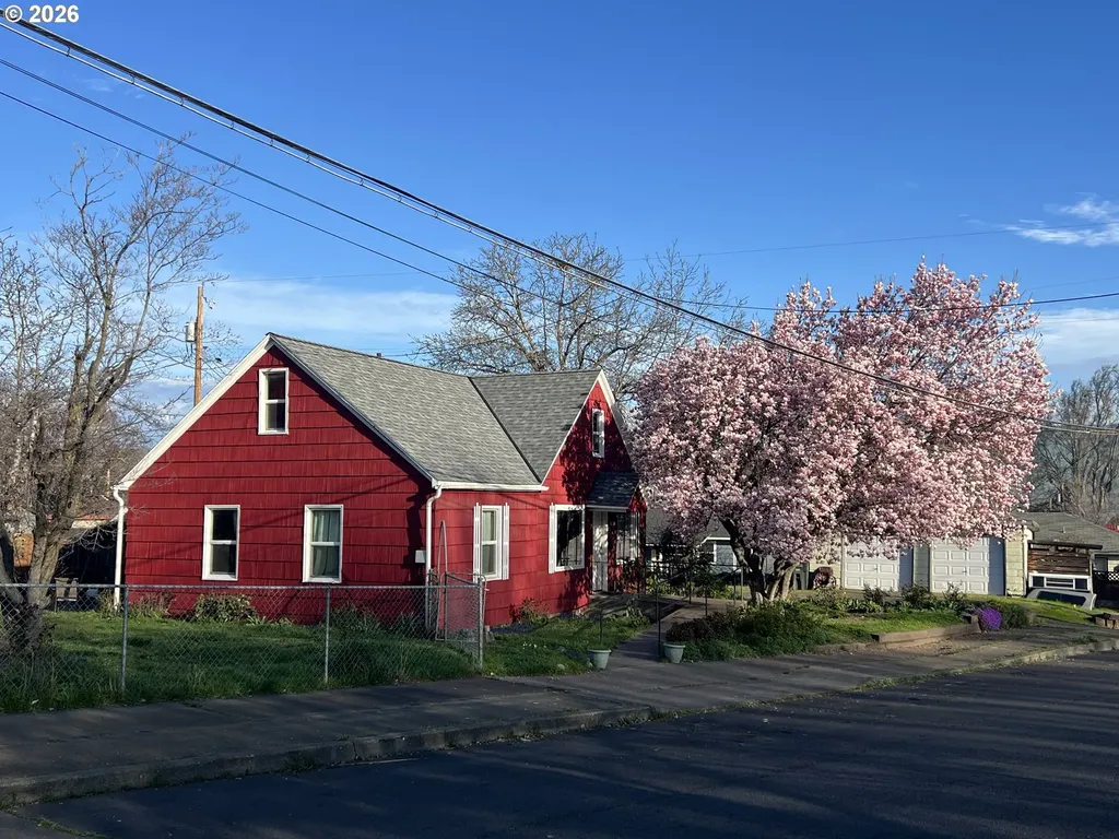 1411 G Street The Dalles OR 97058