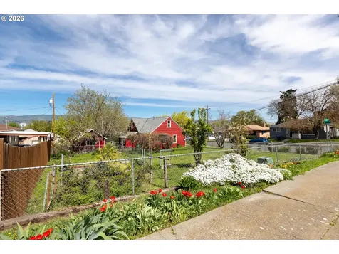 1411 G Street The Dalles OR 97058