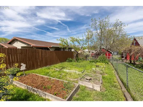 1411 G Street The Dalles OR 97058