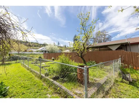 1411 G Street The Dalles OR 97058