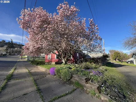 1411 G Street The Dalles OR 97058