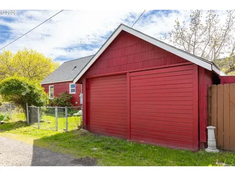 1411 G Street The Dalles OR 97058