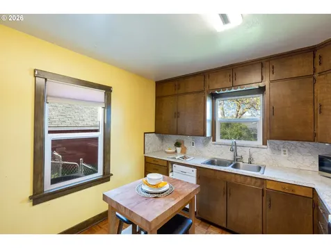 1411 G Street The Dalles OR 97058