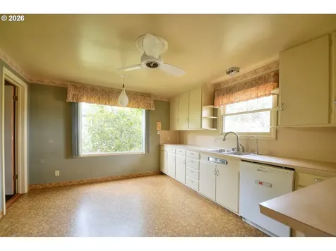 605 Fulvue Drive Eugene OR 97405